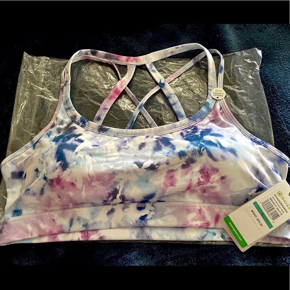 BNWT Gaiam sports bra